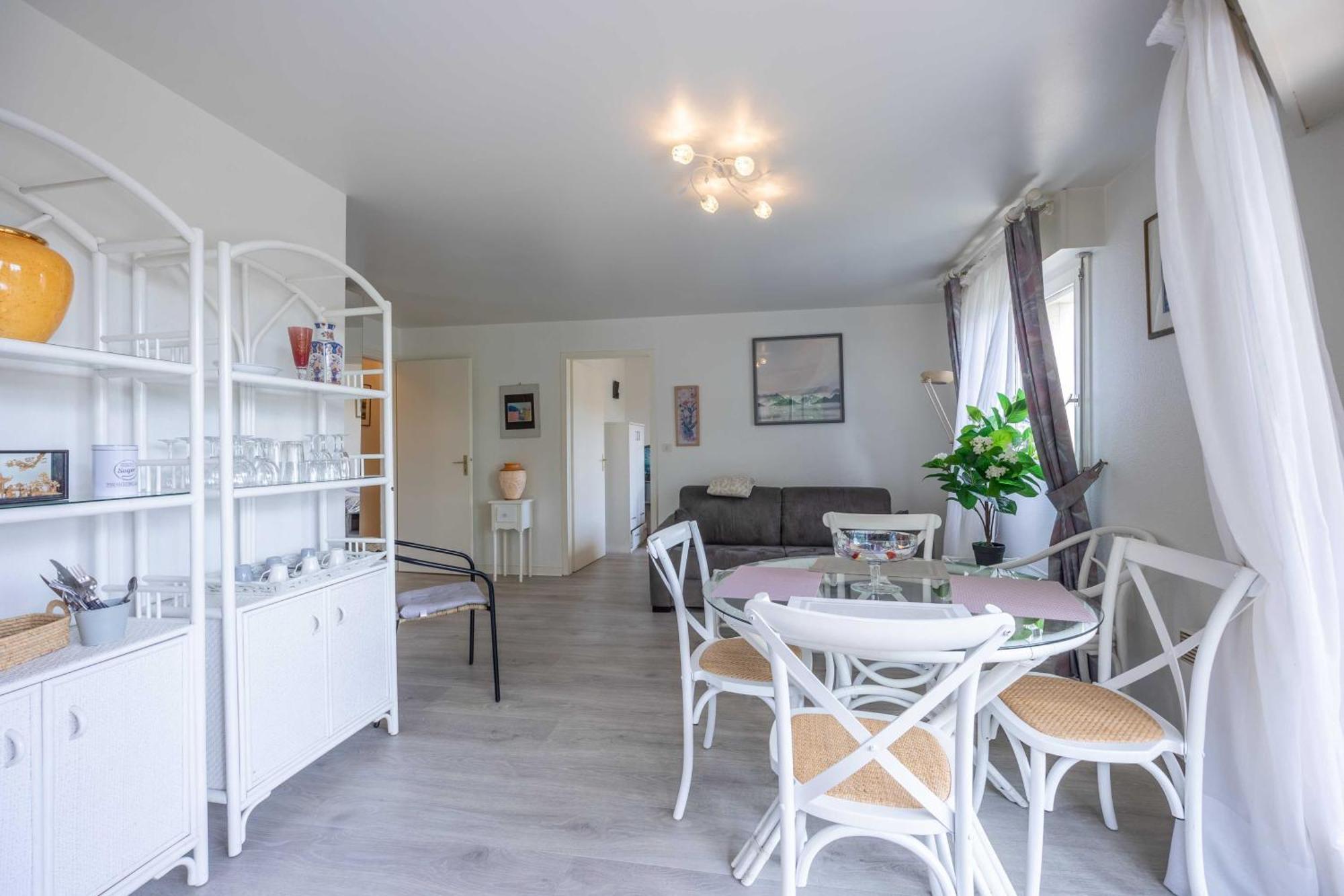 Apartment With Parking And Balcony Near The Beach Ντοβίλ Εξωτερικό φωτογραφία